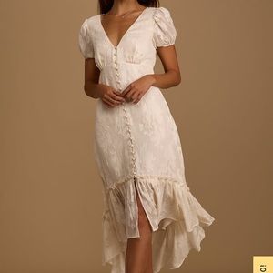 Lulu’s ivory dress